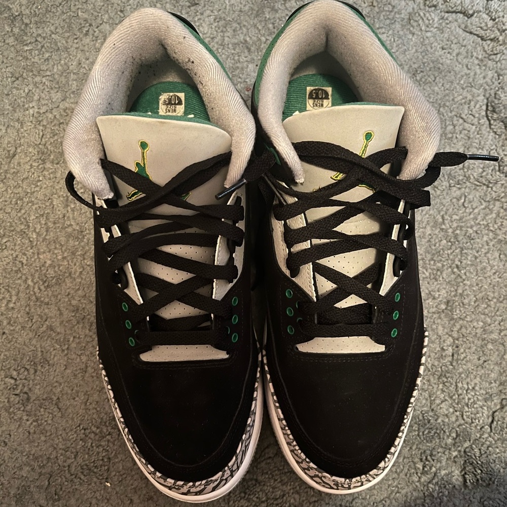 Air Jordan Pine 3’s